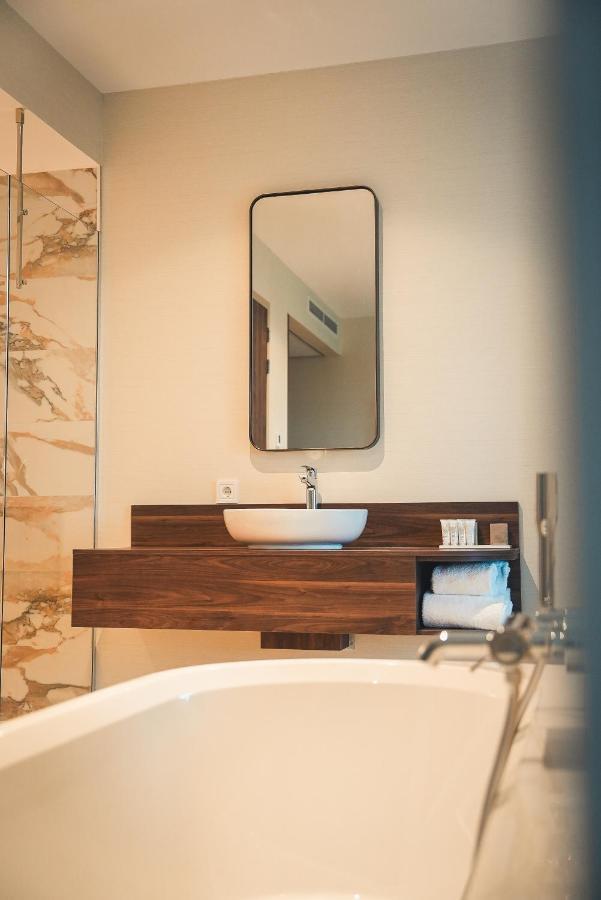Den Hoorn  Van Der Valk Hotel Delft A4 מראה חיצוני תמונה